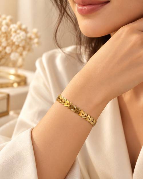 Bracelet Feuille Femme — porté — Estevan & Co.