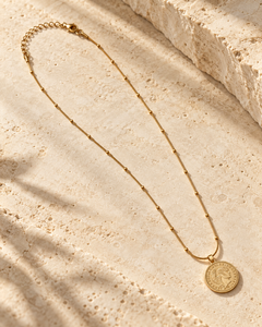 Collier médaille dorée — vue principale