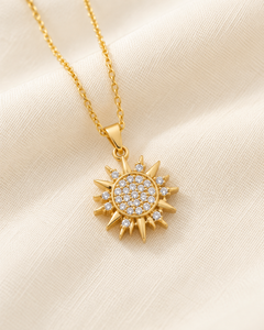 Collier Soleil & Lune — Doré gros plan