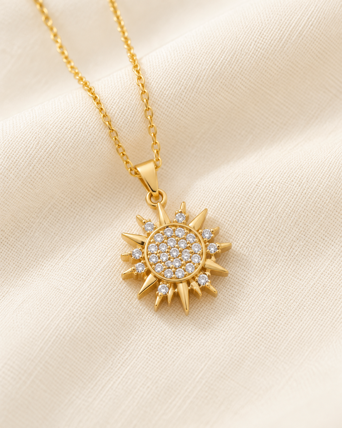 Collier Soleil & Lune — Doré gros plan